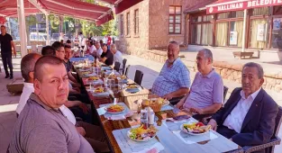 Nallıhan Belediye Başkanı Güngör, esnafla buluştu