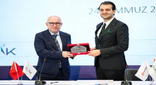 ULAK Haberleşme ile Gürbağ Savunma arasında IDEF 2025'te stratejik işbirliği anlaşması imzalandı