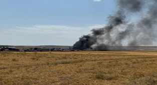 Eskişehir'de geri dönüşüm tesisinde çıkan yangına müdahale ediliyor