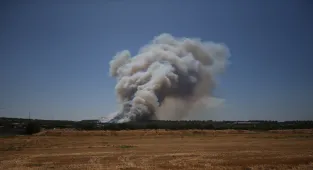 GÜNCELLEME 4 - Çanakkale'de çıkan orman yangınına müdahale ediliyor
