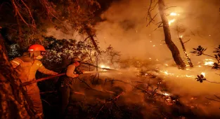 GÜNCELLEME 4 - Çanakkale Gelibolu'da ormanlık alandaki yangına müdahale ediliyor