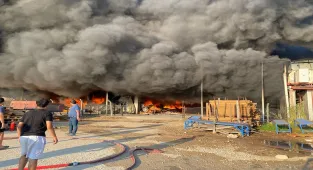 GÜNCELLEME - Antalya'da iki depoda çıkan yangın kontrol altına alındı