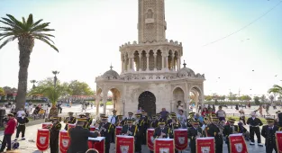 İzmir'de 30 Ağustos Zafer Bayramı kutlama programı düzenlendi