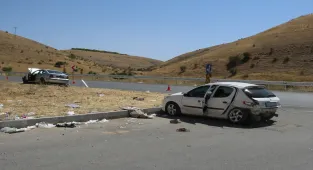 Malatya'da iki otomobilin çarpıştığı kazada 1 kişi öldü, 4 kişi yaralandı