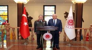 Milli Savunma Bakanı Güler, Genelkurmay Başkanı Orgeneral Bayraktaroğlu'nu kabul etti