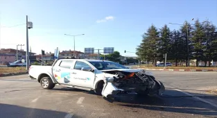 Samsun'da pikapla otomobilin çarpıştığı kazada 4 kişi yaralandı