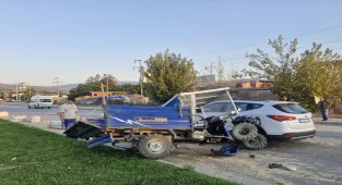 Tokat'ta otomobille çarpışan tarım aracının sürücüsü yaralandı