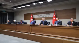 Cumhurbaşkanı Erdoğan, BM Genel Kurulu'na katılmak üzere gideceği ABD'ye hareketinden önce basın toplantısı düzenledi: (1)