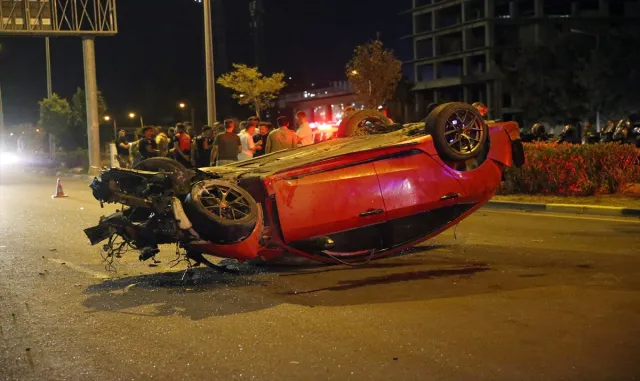GÜNCELLEME 2 - Hatay'da otomobilin yayalara çarptığı kazada 3 kişi öldü, 3 kişi yaralandı