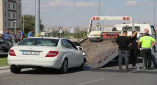 GÜNCELLEME - Kayseri'de iki otomobilin çarpıştığı kazada 3 kişi öldü, 3 kişi yaralandı
