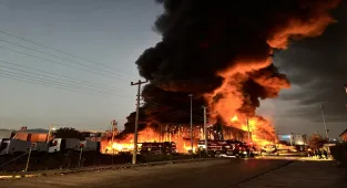 GÜNCELLEME - Kocaeli'de lojistik deposunda çıkan yangın kontrol altına alındı
