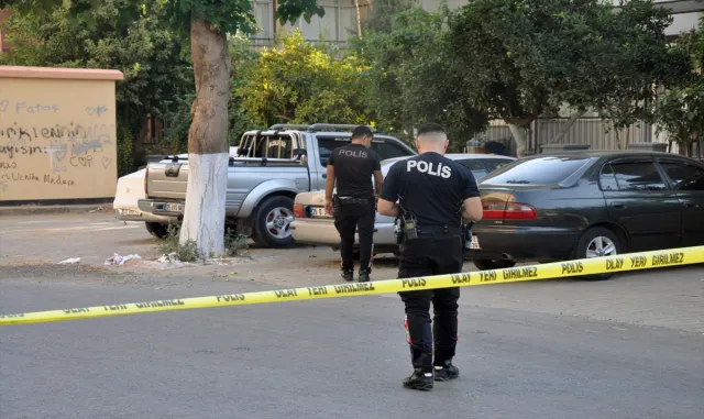 İzmir'de silahlı kavgada 2 kişi yaralandı