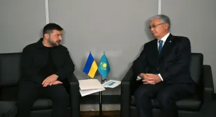 Kazakistan Cumhurbaşkanı Tokayev, Ukrayna Devlet Başkanı Zelenskiy ile bir araya geldi