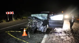 Ordu'da hafif ticari araçların çarpıştığı kazada 1 kişi öldü, 2 kişi yaralandı