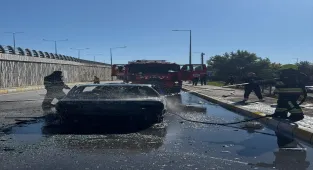Sivas'ta seyir halindeki otomobilde çıkan yangında sürücü yaralandı