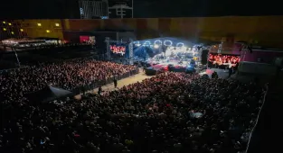 Ünlü sanatçılar aynı sahnede buluştu