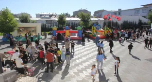 Zara'da çocuk şenliği düzenlendi