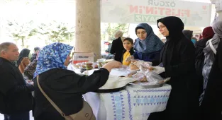 Amasya'da Filistin için hayır çarşısı açıldı