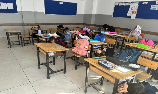 Güdül'deki okullarda afet tahliye tatbikatı gerçekleştirildi