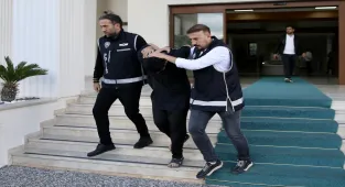 GÜNCELLEME 2 - Muğla'da uyuşturucu operasyonunda gözaltına alınan 5 şüpheliden 2'si tutuklandı