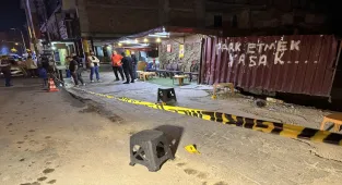 GÜNCELLEME - Adana'da çay ocağına silahlı saldırı düzenleyen şüphelilerden biri yakalandı