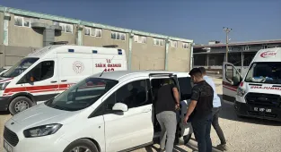 GÜNCELLEME - Adıyaman'da annesiyle tartıştığı iddia edilen babasını bıçakla yaralayan genç tutuklandı