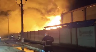 GÜNCELLEME - Samsun'da geri dönüşüm fabrikasında çıkan yangın kontrol altına alındı