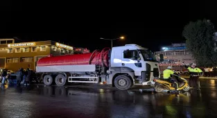 İzmir'de vidanjörle çarpışan motosikletin sürücüsü hayatını kaybetti