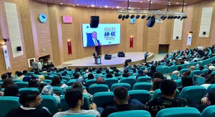 KAEÜ Rektörü Karahocagil, üniversitedeki AR-GE gönüllüleriyle buluştu