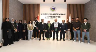 KAEÜ Rektörü Karahocagil, üniversitedeki Filistinli öğrencilerle bir araya geldi