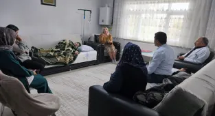 Karakeçili'de hastalar evlerinde ziyaret edilerek tedavileri yapılıyor