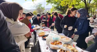 Karakeçili'deki okullarda Gazze yararına kermes düzenlendi