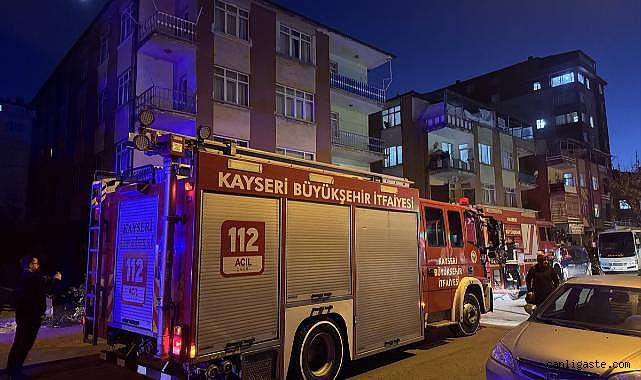 Kayseri'de 4 katlı binada yangın: 4 çocuk dumandan etkilendi