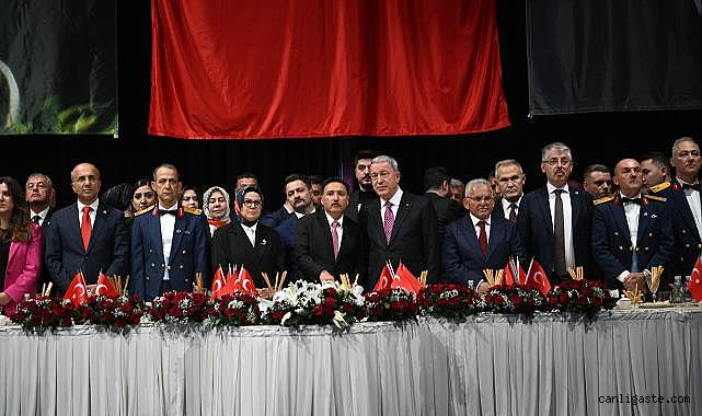 Kayseri'de Cumhuriyet'in 102. yılı dolayısıyla resepsiyon verildi