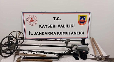 Kayseri'de izinsiz kazı yapan 4 kişi suçüstü yakalandı