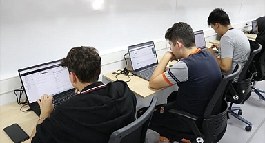 Kayseri'de Mobil Dijital Gençlik Merkezi açıldı!