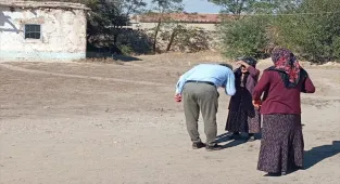 Konya'da 97 yaşındaki Meryem nineye doğum gününde sürpriz