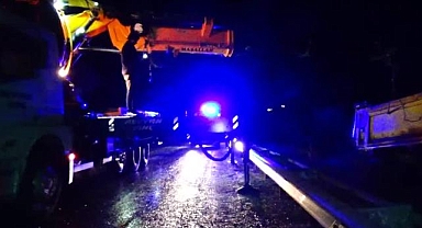 Konya'da Kamyonun Karıştığı Kaza Sonucu 2 Kişi Öldü, 1 Kişi Yaralandı