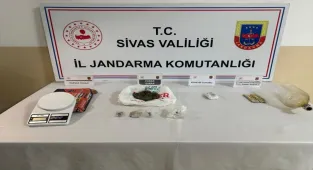 Sivas'ta hakkında 15 yıl 7 ay hapis cezası bulunan firari yakalandı