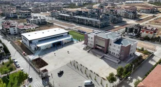 Trafik kazasında hayatını kaybeden Ahmet Çalık'ın adının verildiği spor tesisi açıldı