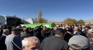 Van-Hakkari kara yolundaki kazada hayatını kaybedenlerin cenazeleri toprağa verildi