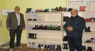 Zara Belediyesi Sosyal Market'e giysi desteği