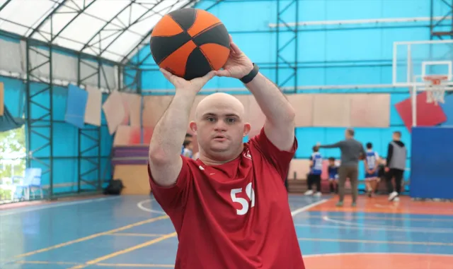 Down sendromlu sporcu, milli takıma girmek için azimle çalışıyor