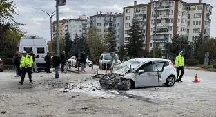 Eskişehir'de kamyonla çarpışan otomobilin sürücüsü öldü