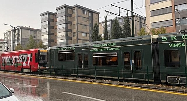 Gaziantep'te tramvaya yıldırım isabet etti