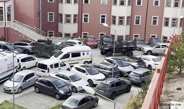 Gümüşhane Üniversitesi'nde bir kişi mesai arkadaşını rehin aldı