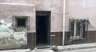 GÜNCELLEME - İzmir'de tünel çalışmaları nedeniyle hasar alan evlerin tahliyesi sırasında tartışma çıktı