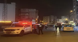 GÜNCELLEME - Kocaeli'de çöken apartmanın yakınındaki 3 bina daha tedbiren boşaltıldı