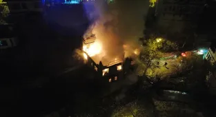 GÜNCELLEME - Safranbolu'da tarihi konakta çıkan yangına müdahale eden iki itfaiye eri yaralandı