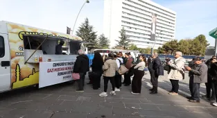 İYİ Parti, Atatürk'ün vefatının 87. yılı dolayısıyla lokma dağıttı